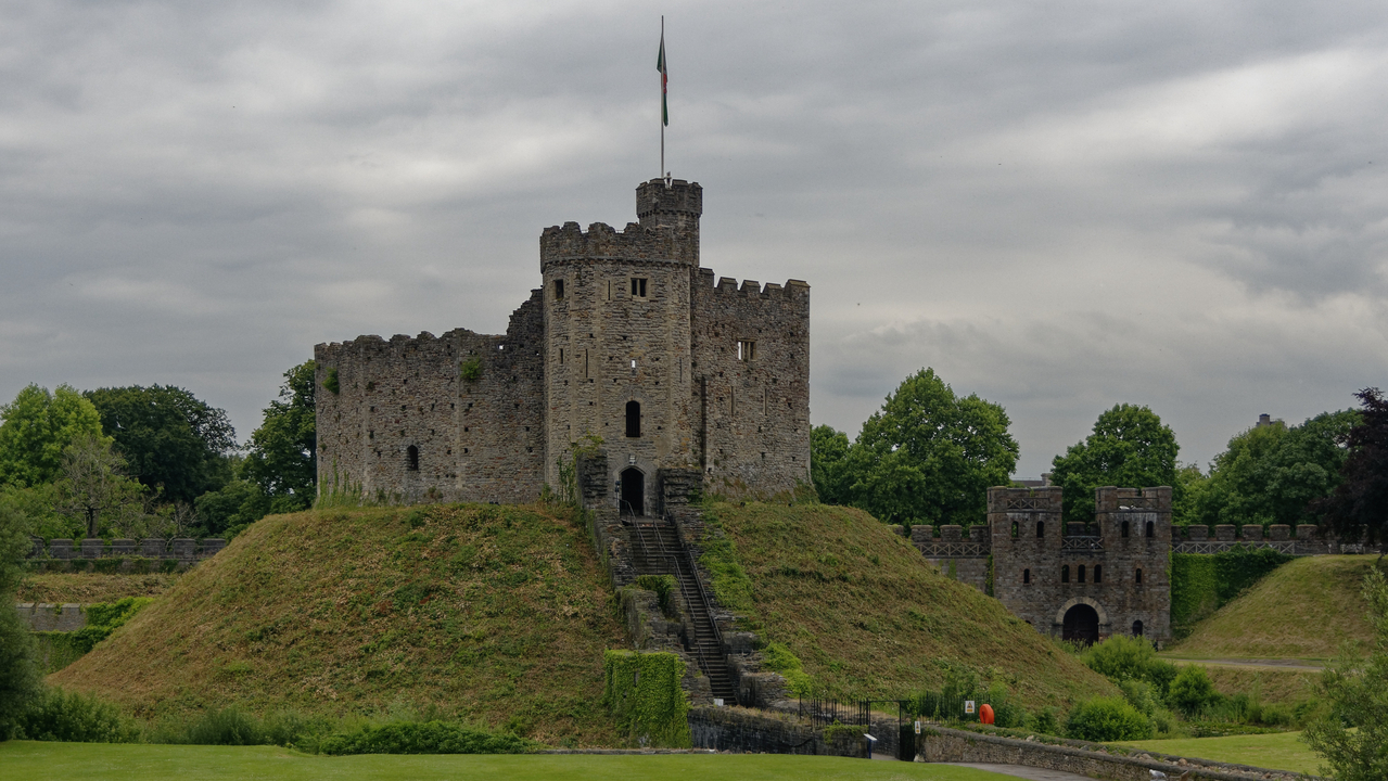 20170626 194212•The Castle•Cardiff City Centre•Wales